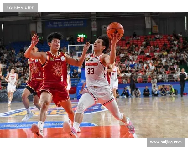 CBA赛季过半，哪些球员展现出色表现？